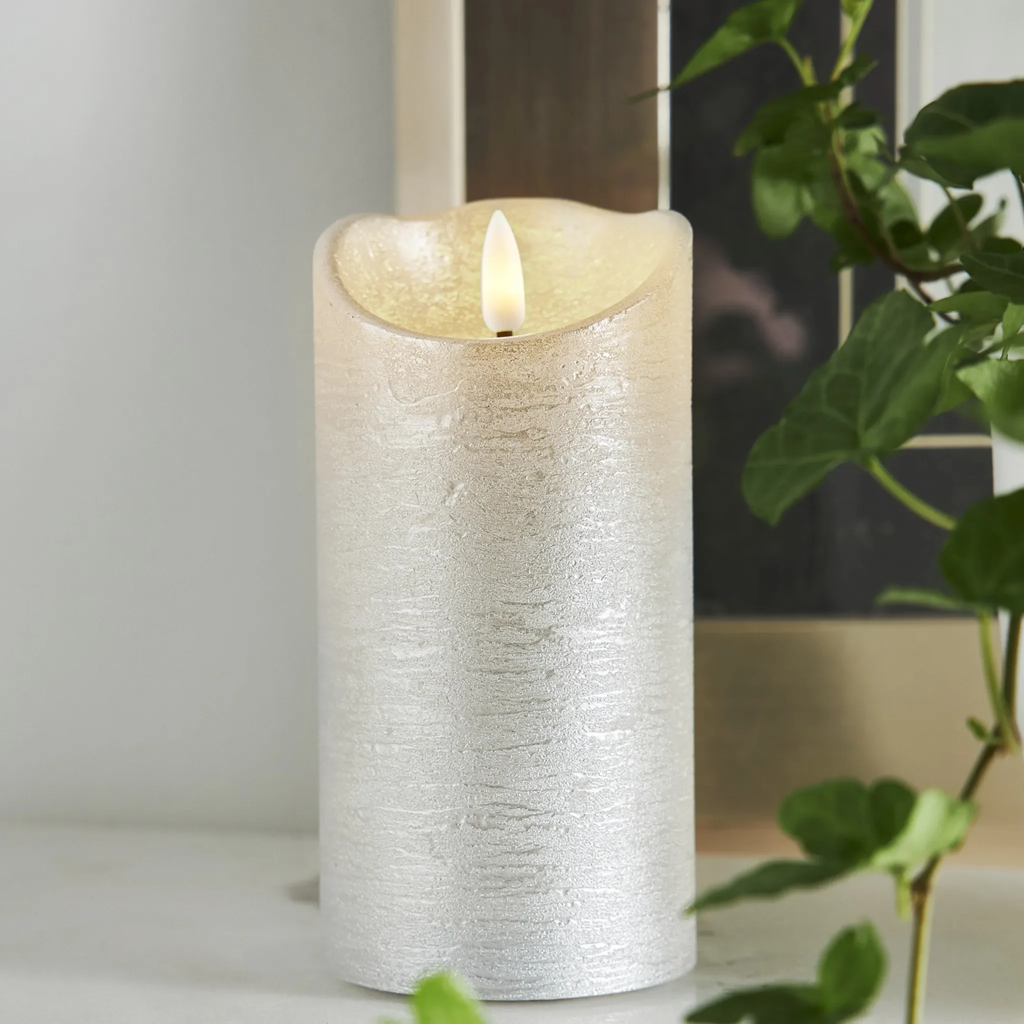 LED-Echtwachskerze „Flamme Rustic“ – Silber